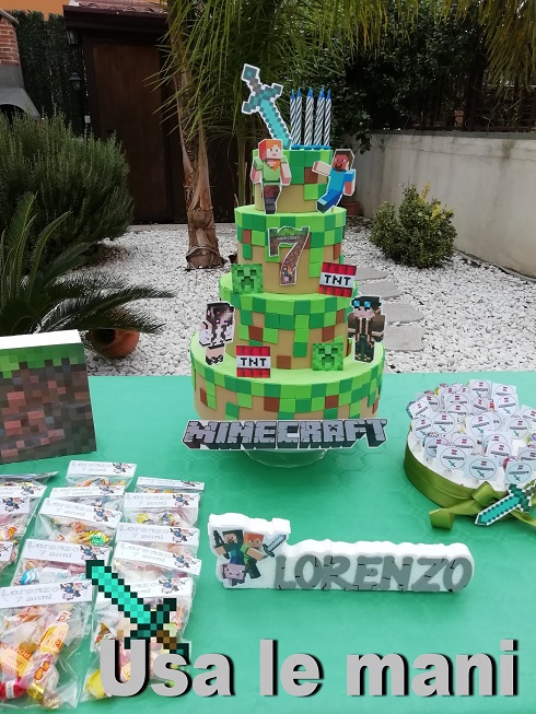 torta scenografica tema minecraft